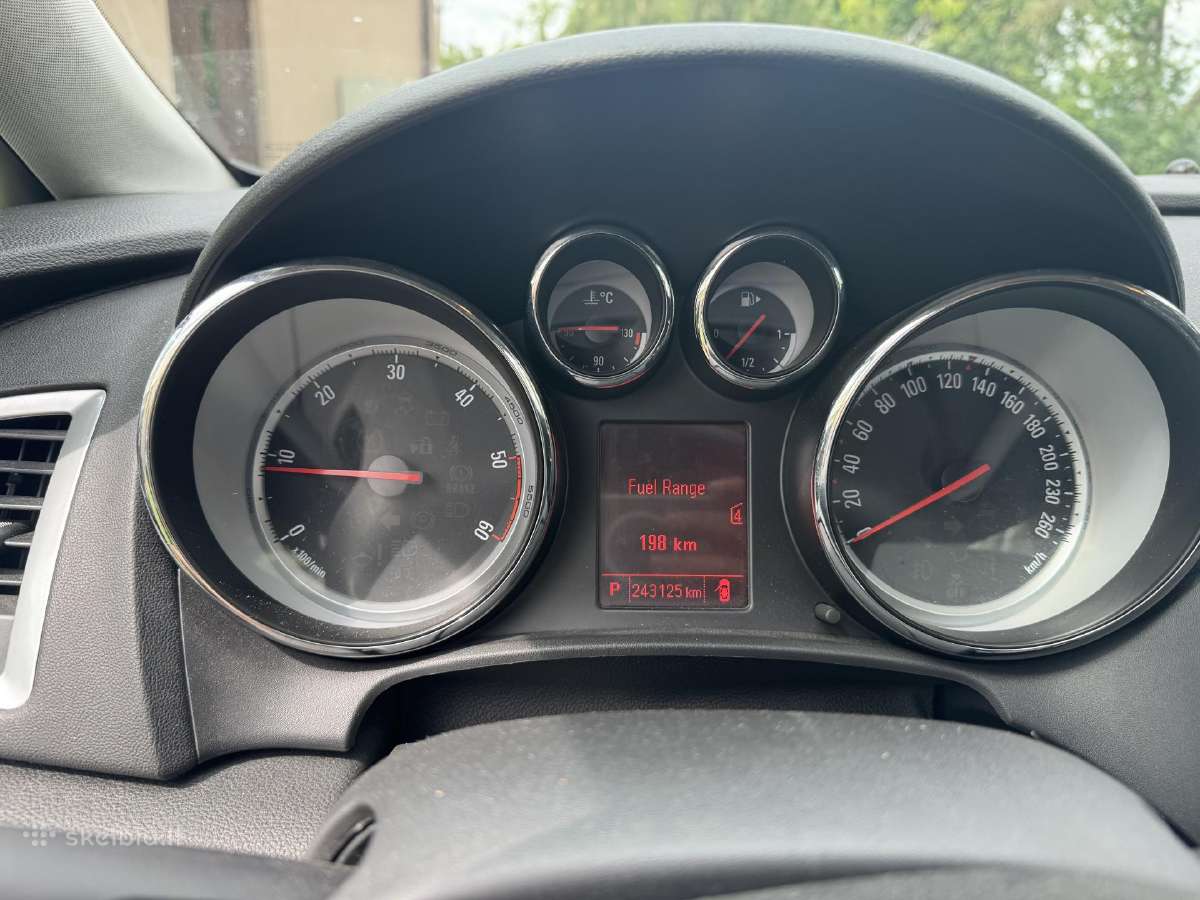 Opel astra sports tourier - nuotraukos Nr. 8