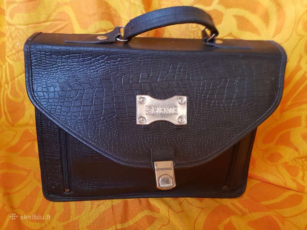 Du diplomatai ir portfelis. - nuotraukos Nr. 13