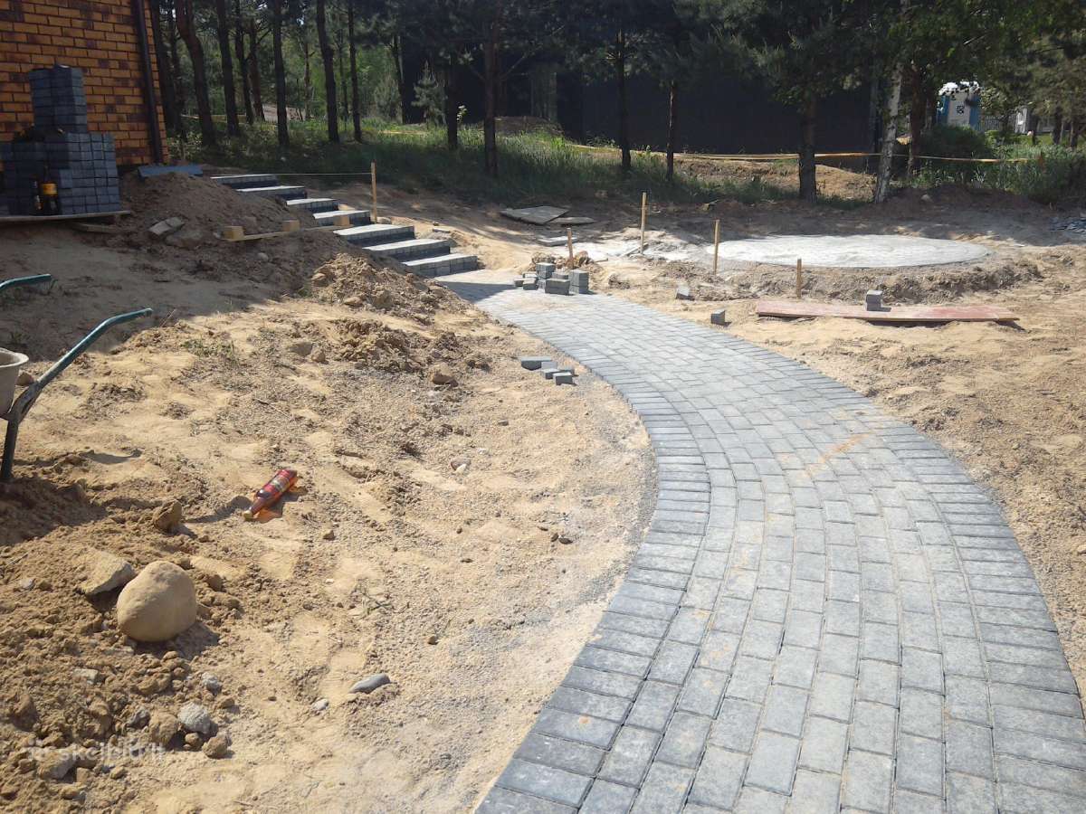 Trinkelių klojimas. Laiptu,pamatu betonavimas. - nuotraukos Nr. 3