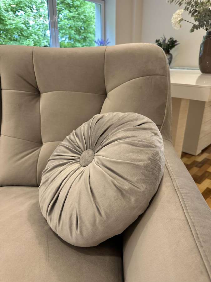Parduodama visiškai nauja trivietė sofa - nuotraukos Nr. 6