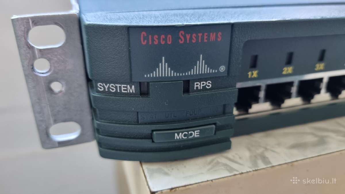 Switchas Cisco Catalyst 2900 Series XL - nuotraukos Nr. 3