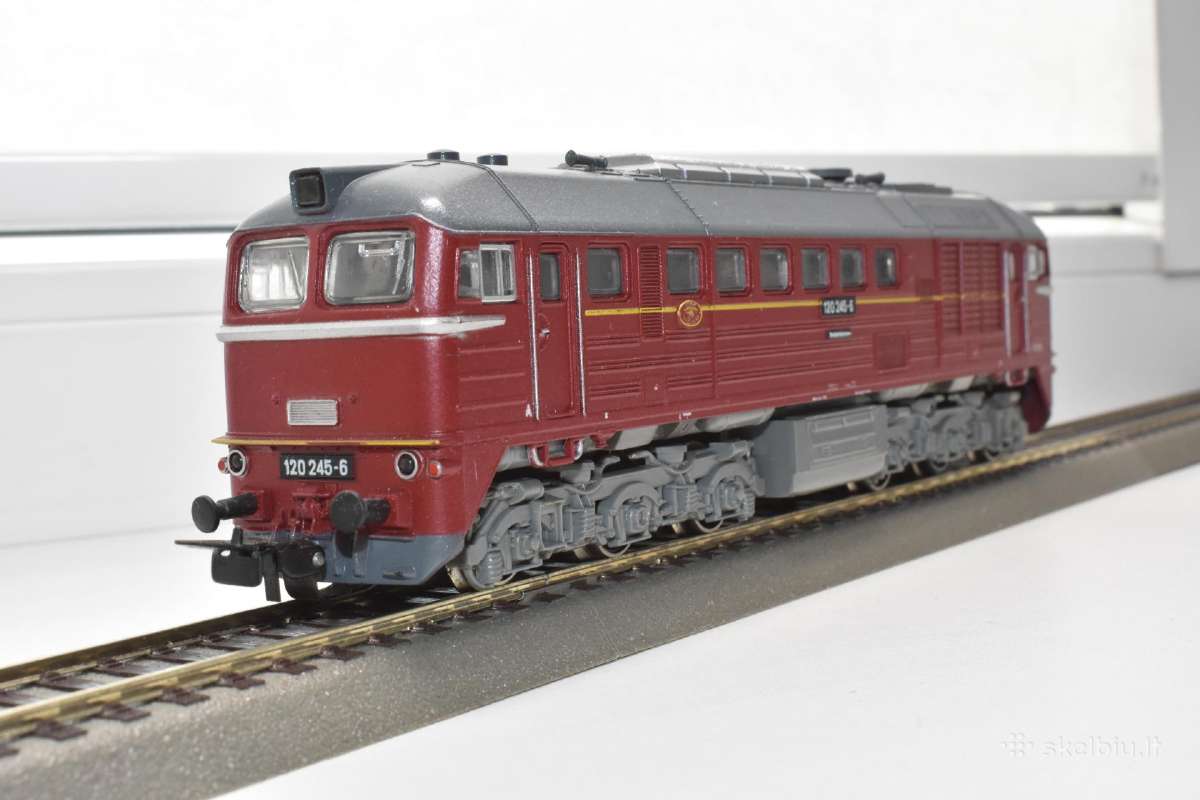 Piko dyzelinis lokomotyvas Br 120 (M62) - nuotraukos Nr. 2