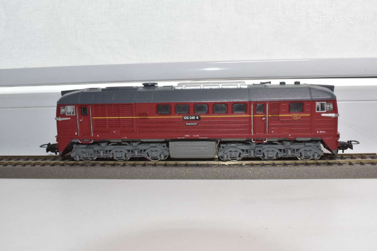 Piko dyzelinis lokomotyvas Br 120 (M62) - nuotraukos Nr. 4