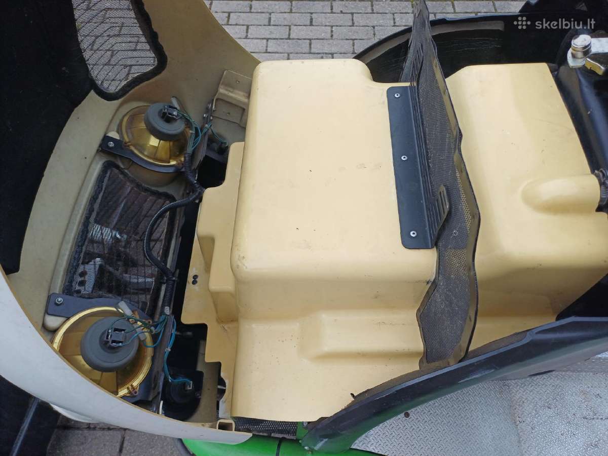 Etesia Hydro 100 Diesel vejos traktorius - nuotraukos Nr. 15