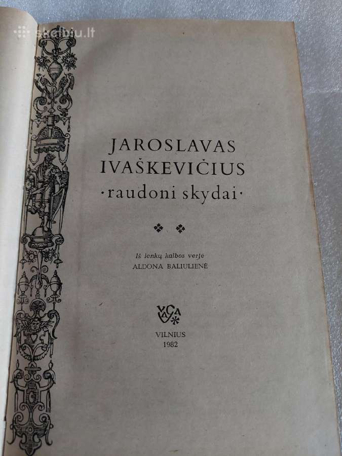 Raudoni skydai - nuotraukos Nr. 2
