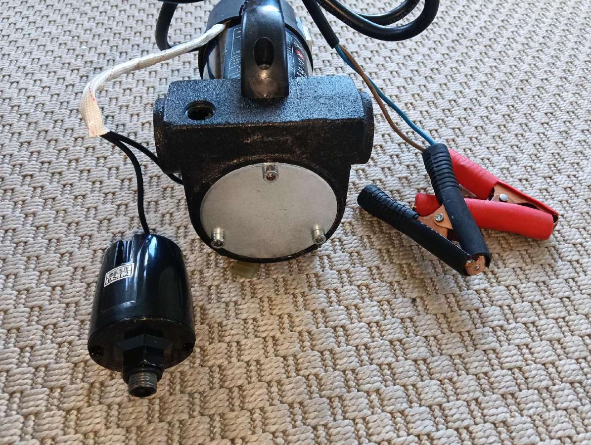 12v kuro perdavimo siurblys su pistoletu ir žarna - nuotraukos Nr. 9