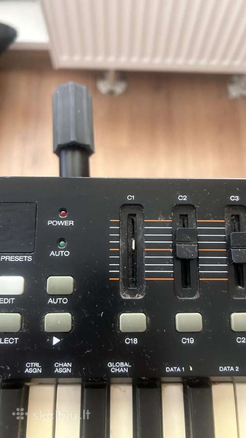 M-audio Oxygen 61 mk4 midi klavetūra - nuotraukos Nr. 2