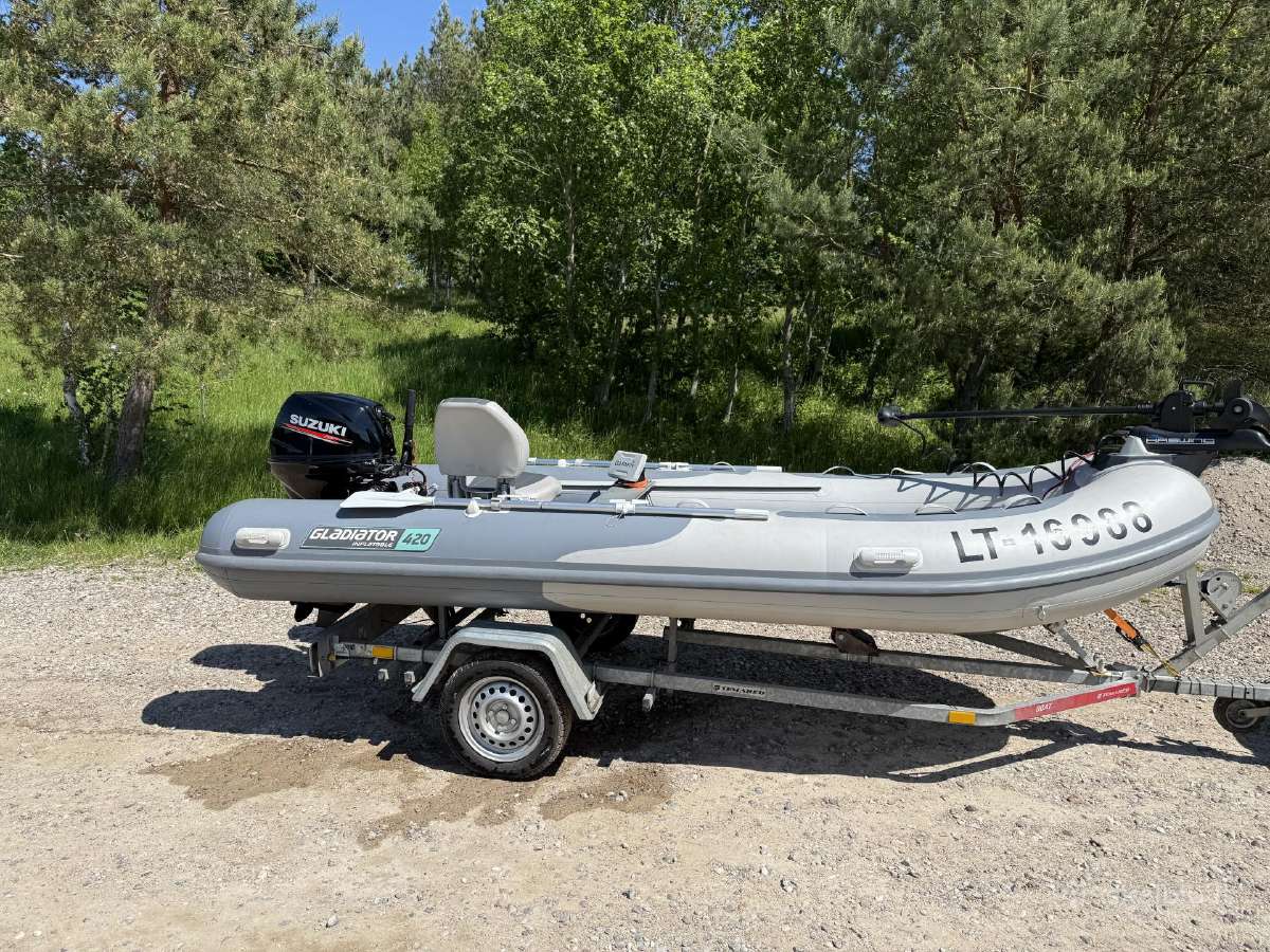 Valtis su varikliu ir priekaba - nuotraukos Nr. 2