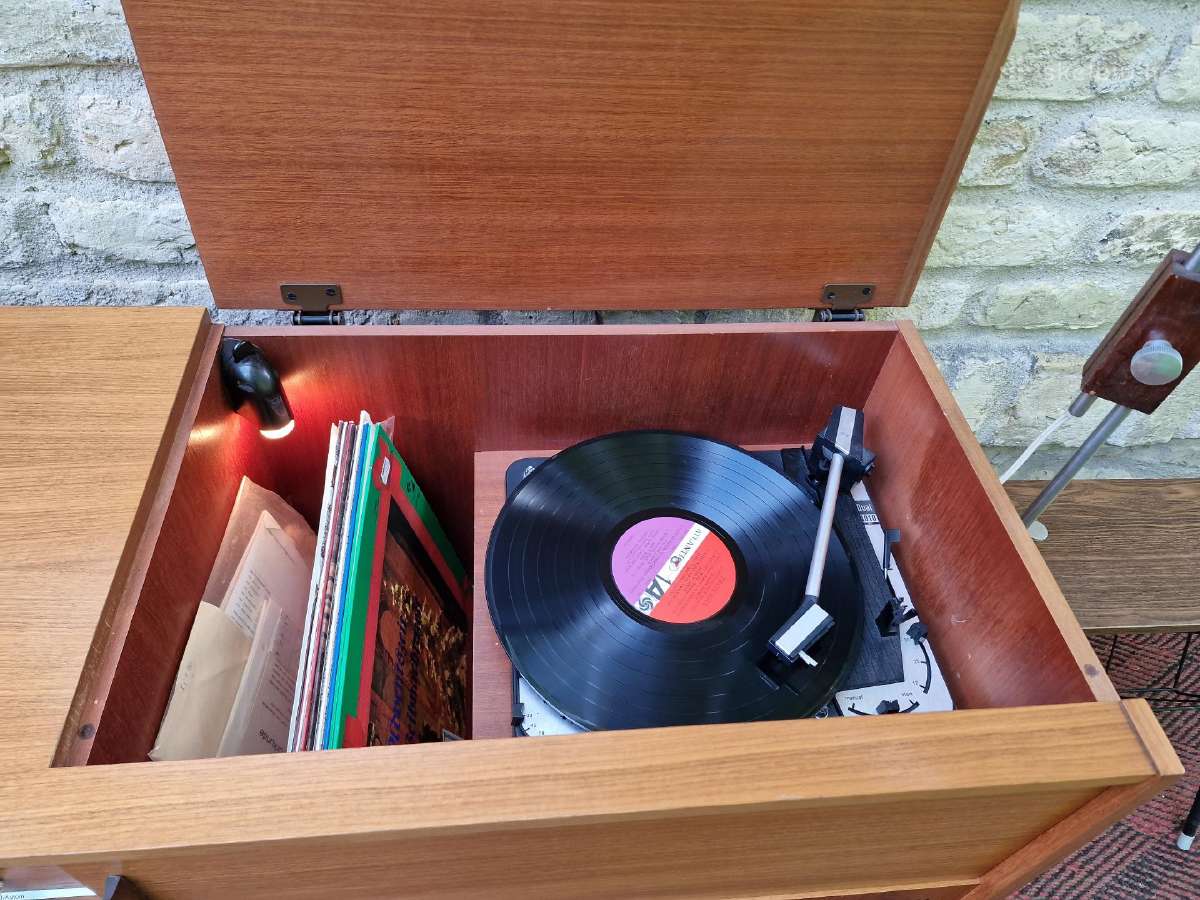 Vintažinis mid century tikmedžio audiocentras Saba - nuotraukos Nr. 4