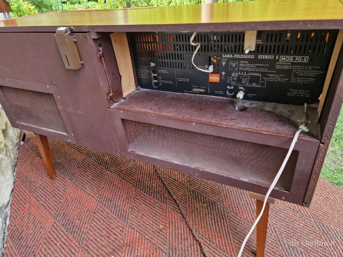 Vintažinis mid century tikmedžio audiocentras Saba - nuotraukos Nr. 23