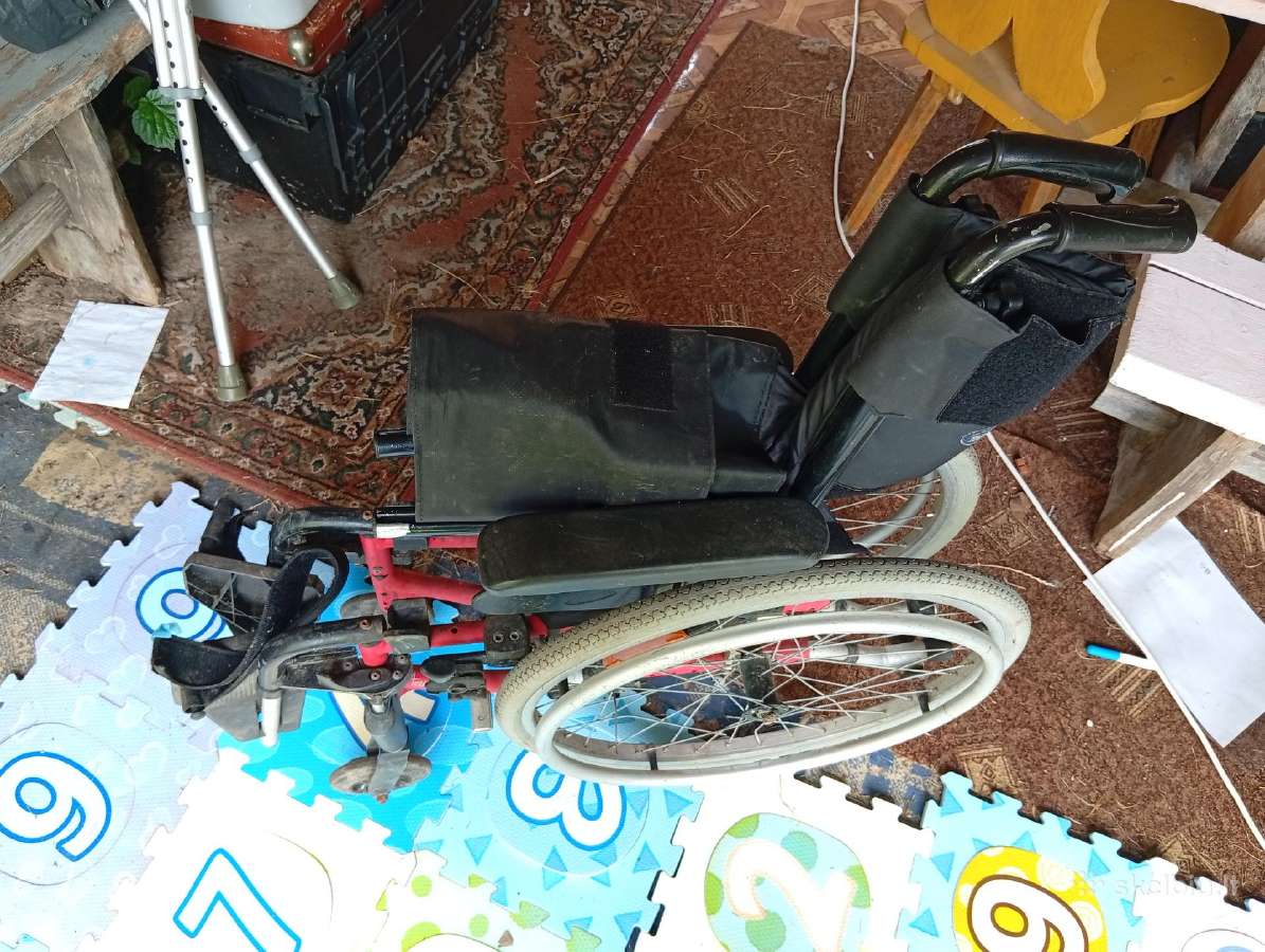 Mechaninis rankomis valdomas neįgaliųjų vežimėli - nuotraukos Nr. 2