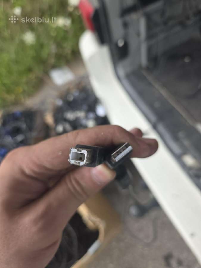 Maitinimo, Vga, Usb, Dvi-d laidai ir Displayport–d - nuotraukos Nr. 4