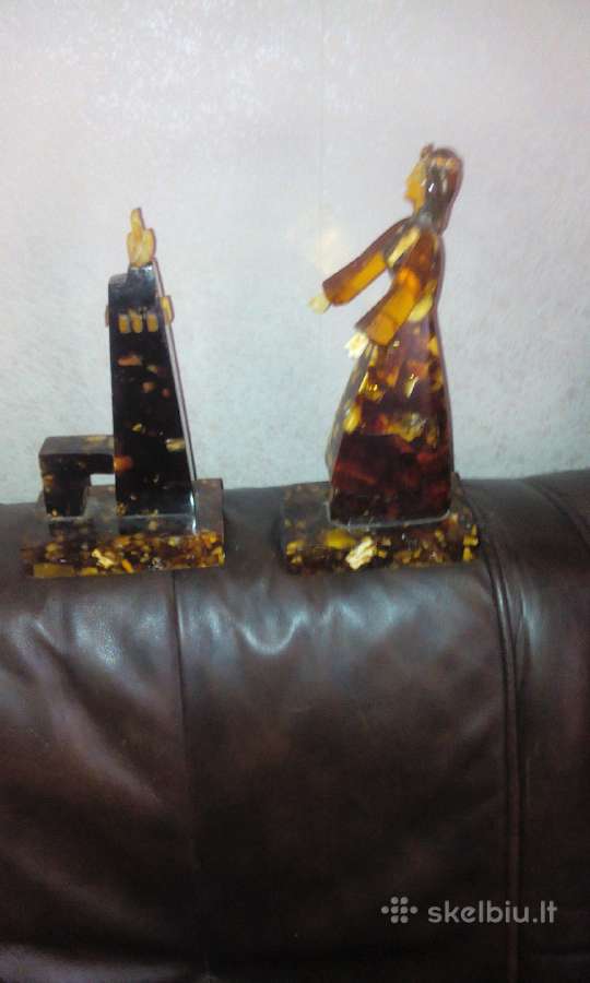 Gintaro Statuleles ( knygu laikikliai-bookendai)
