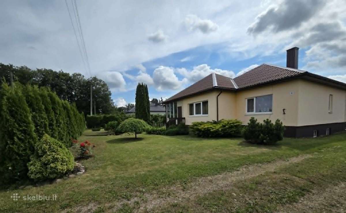 Erdvi ir prižiūrėta sodyba Raseinių rajone - nuotraukos Nr. 4