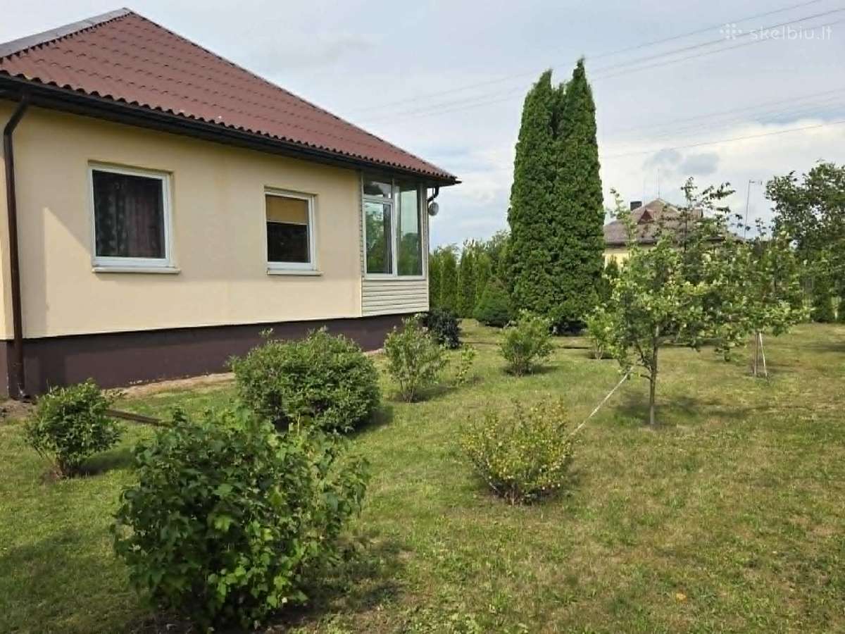 Erdvi ir prižiūrėta sodyba Raseinių rajone - nuotraukos Nr. 8