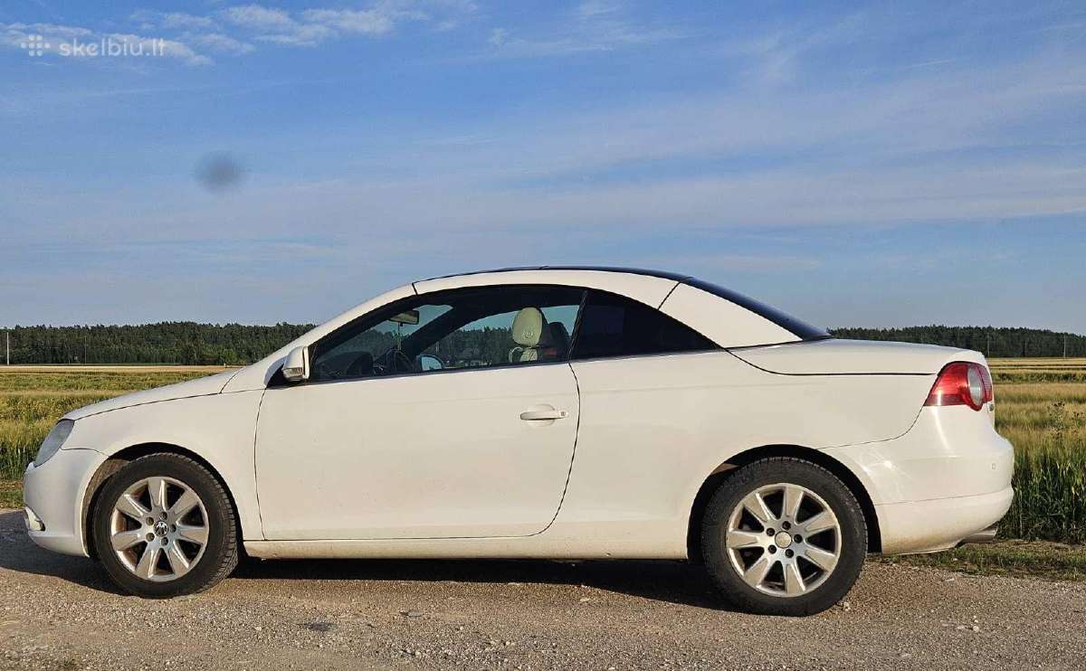 Du automobiliai viename Volkswagen EOS 2.0benzinas - nuotraukos Nr. 5