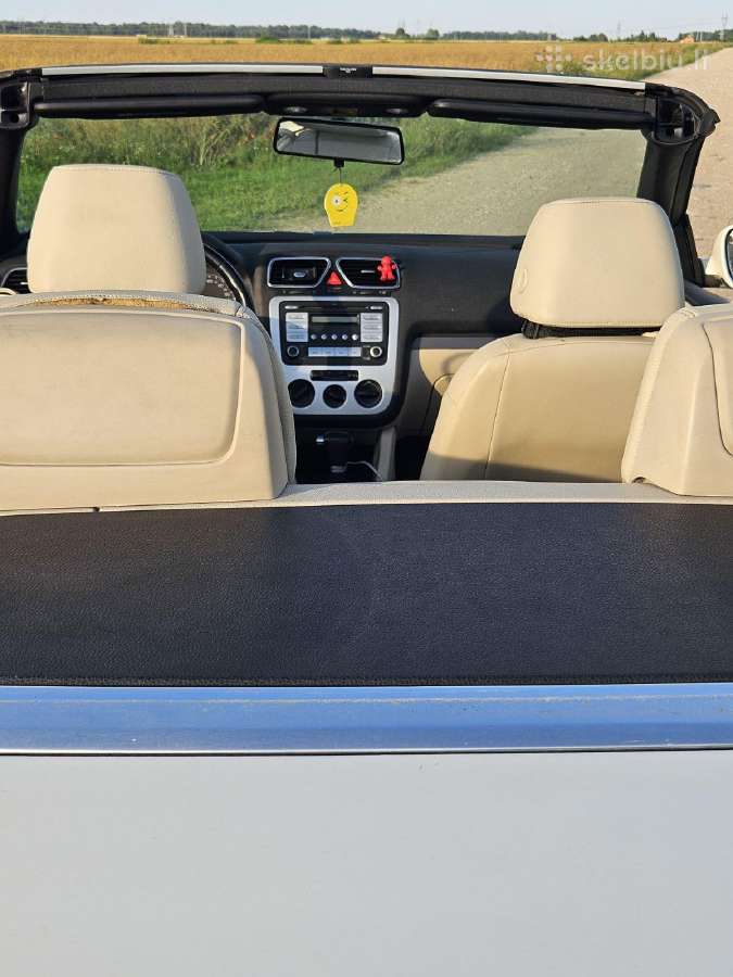 Du automobiliai viename Volkswagen EOS 2.0benzinas - nuotraukos Nr. 12