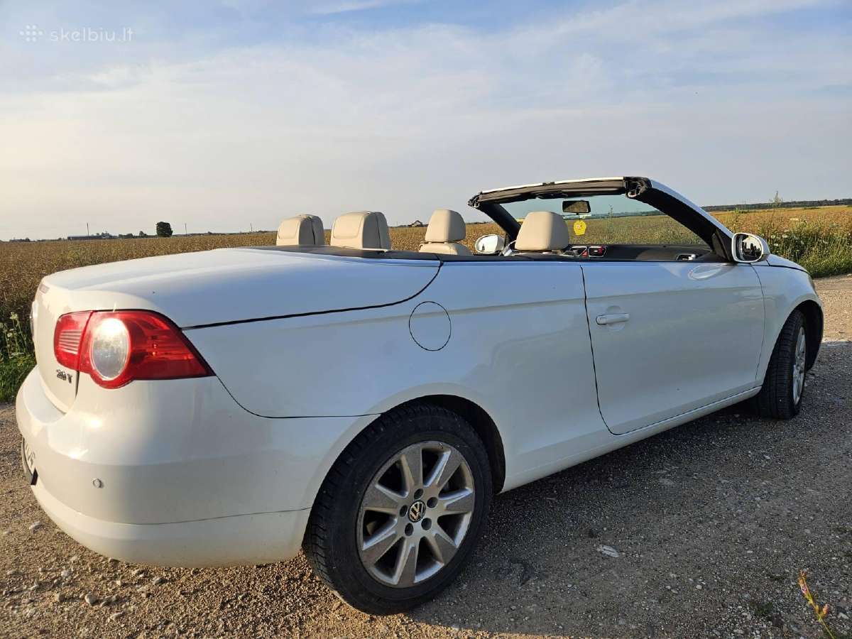Du automobiliai viename Volkswagen EOS 2.0benzinas - nuotraukos Nr. 14