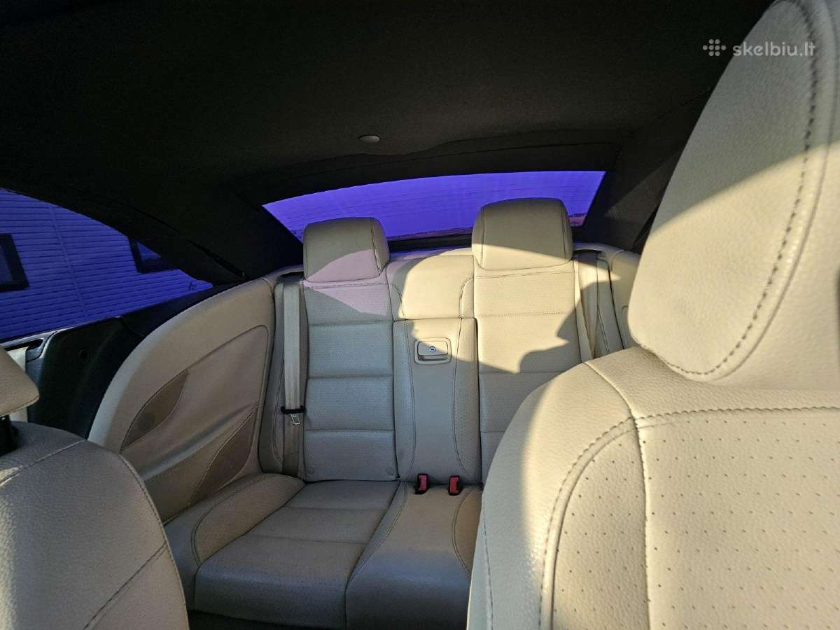Du automobiliai viename Volkswagen EOS 2.0benzinas - nuotraukos Nr. 18