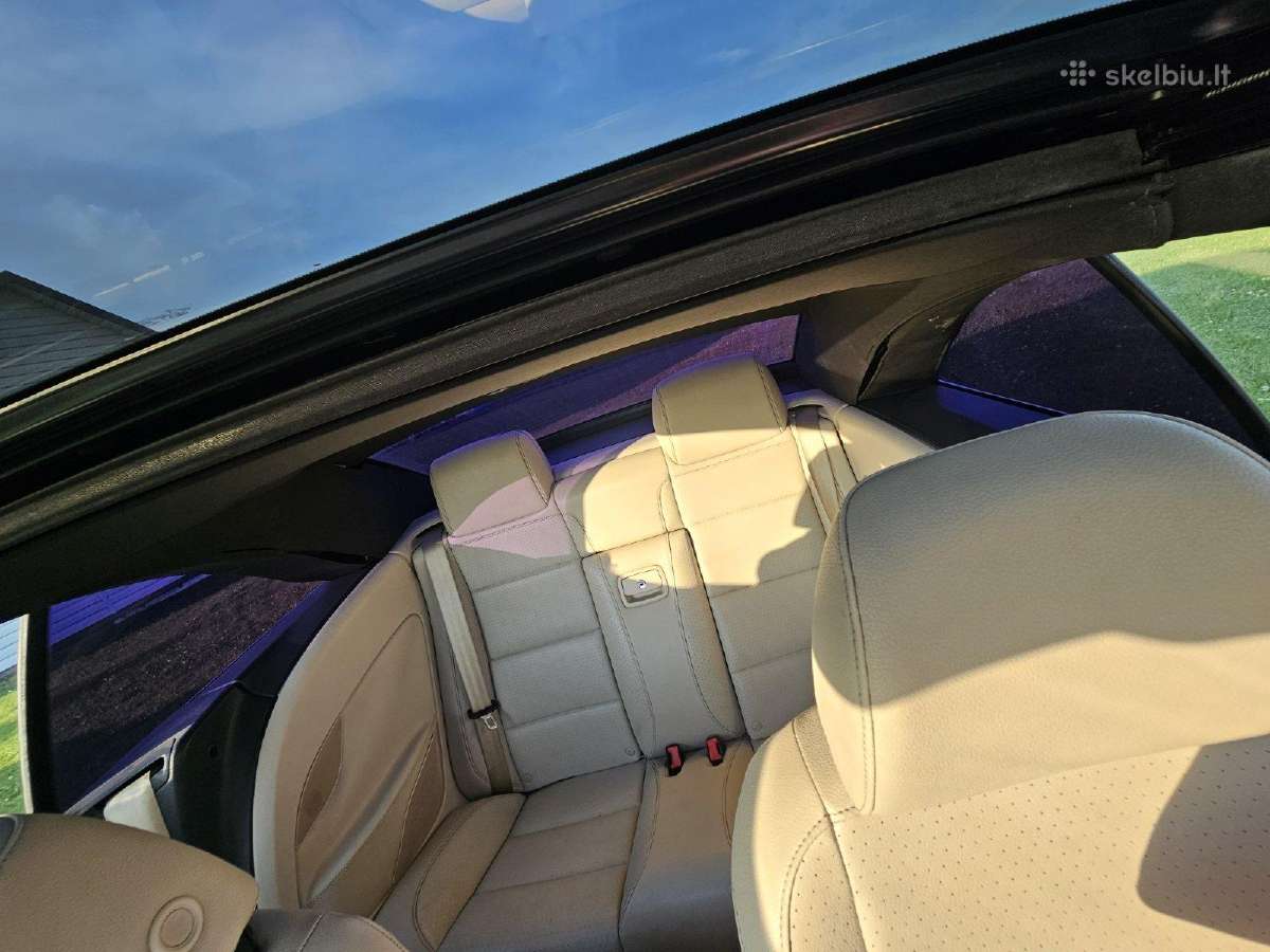 Du automobiliai viename Volkswagen EOS 2.0benzinas - nuotraukos Nr. 19