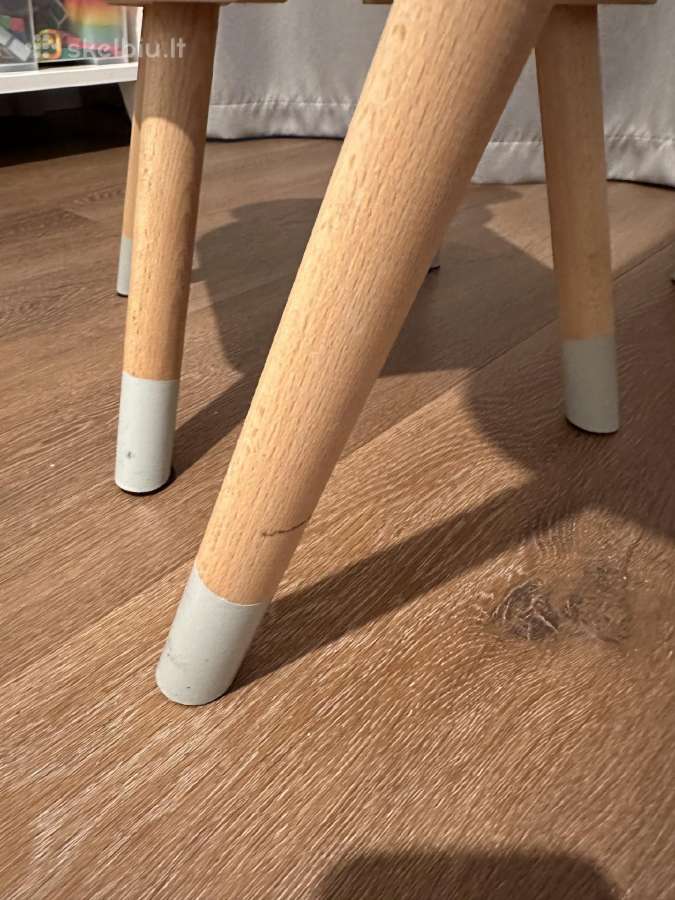 Parduodamas medinis staliukas su kėdutėmis - nuotraukos Nr. 5