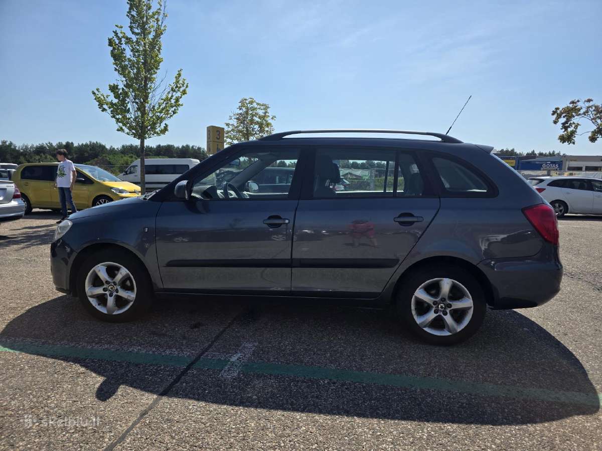 Škoda Fabia Combi 2009, 1.6 automatas, benzinas - nuotraukos Nr. 2
