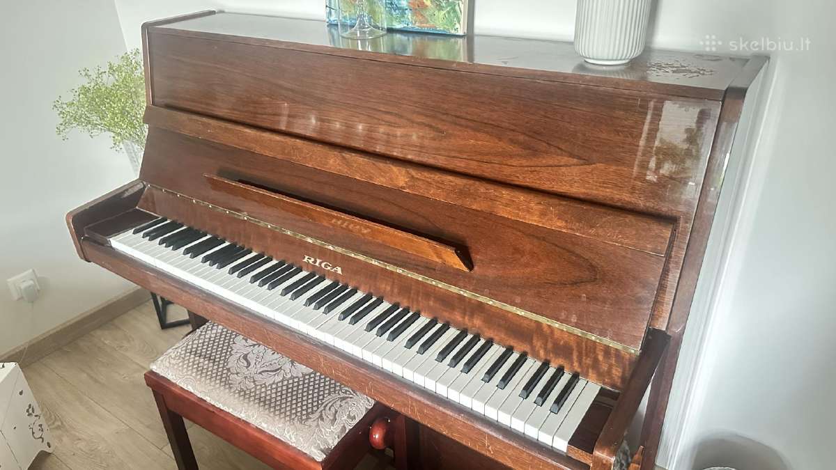 Parduodu pianiną su kėdute - nuotraukos Nr. 4