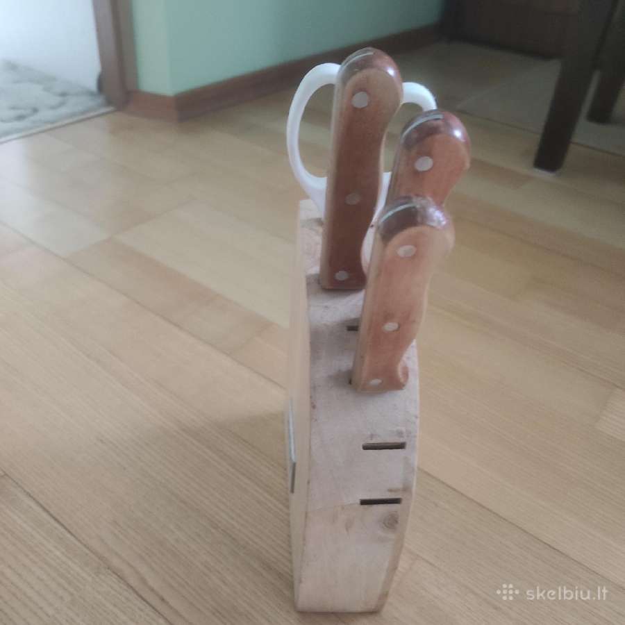 Virtuvės peilių stovas su peiliais - nuotraukos Nr. 2