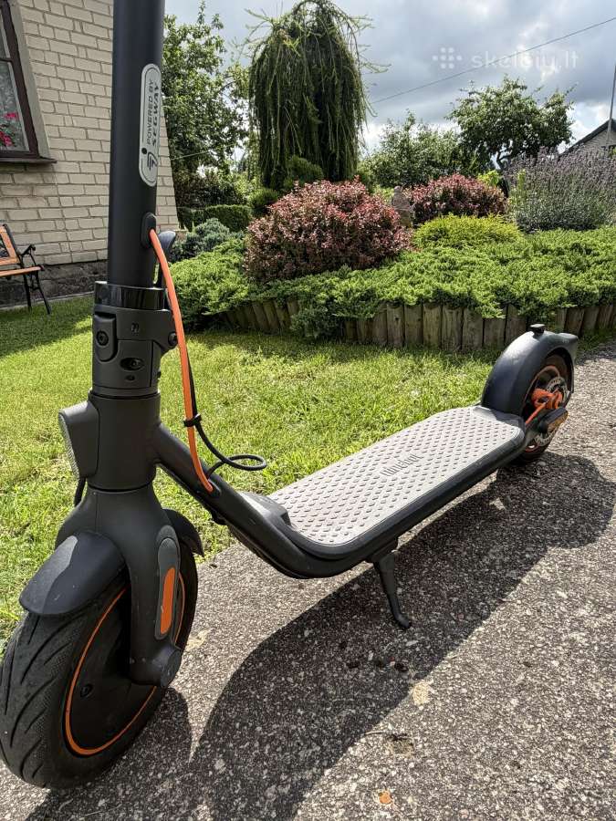 El paspirtukas Ninebot By Segway F40e - nuotraukos Nr. 3