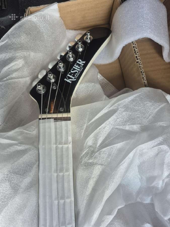 70-ųjų „Explorer Classic“ balta elektrinė gitara - nuotraukos Nr. 3
