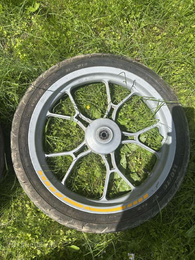 Motociklo/motorolerio ratai su padangom - nuotraukos Nr. 7