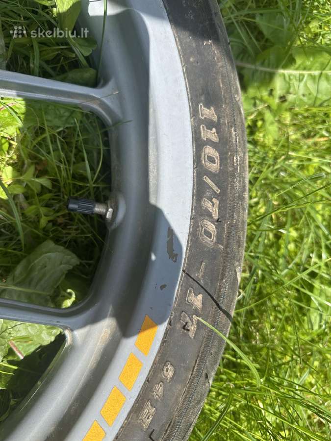 Motociklo/motorolerio ratai su padangom - nuotraukos Nr. 9
