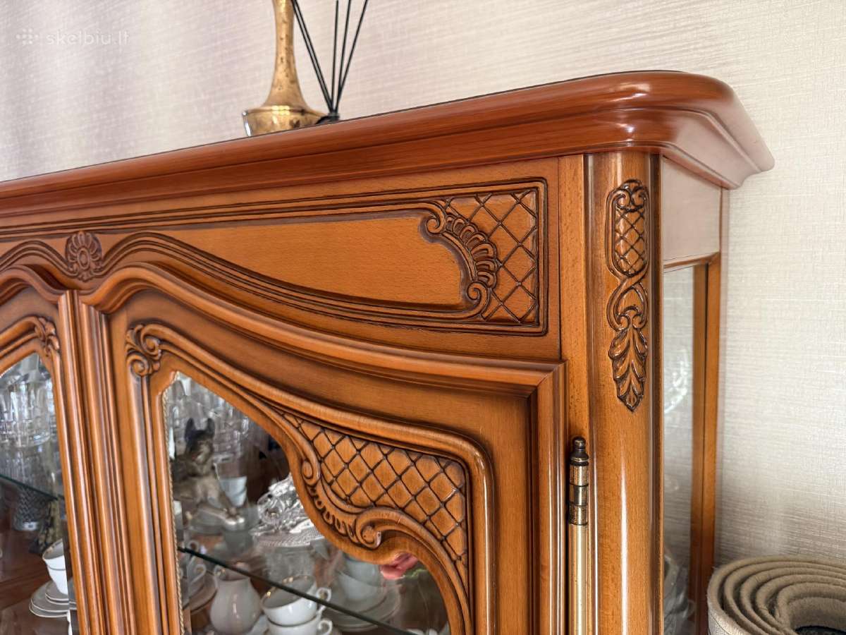 Parduodamas elegantiškas klasikinis komplektas - nuotraukos Nr. 7