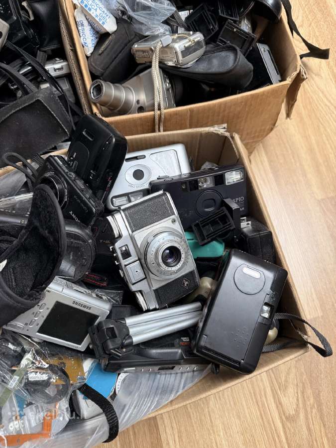 5 dėžės fototechnikos: fotoaparatai, dėklai - nuotraukos Nr. 4