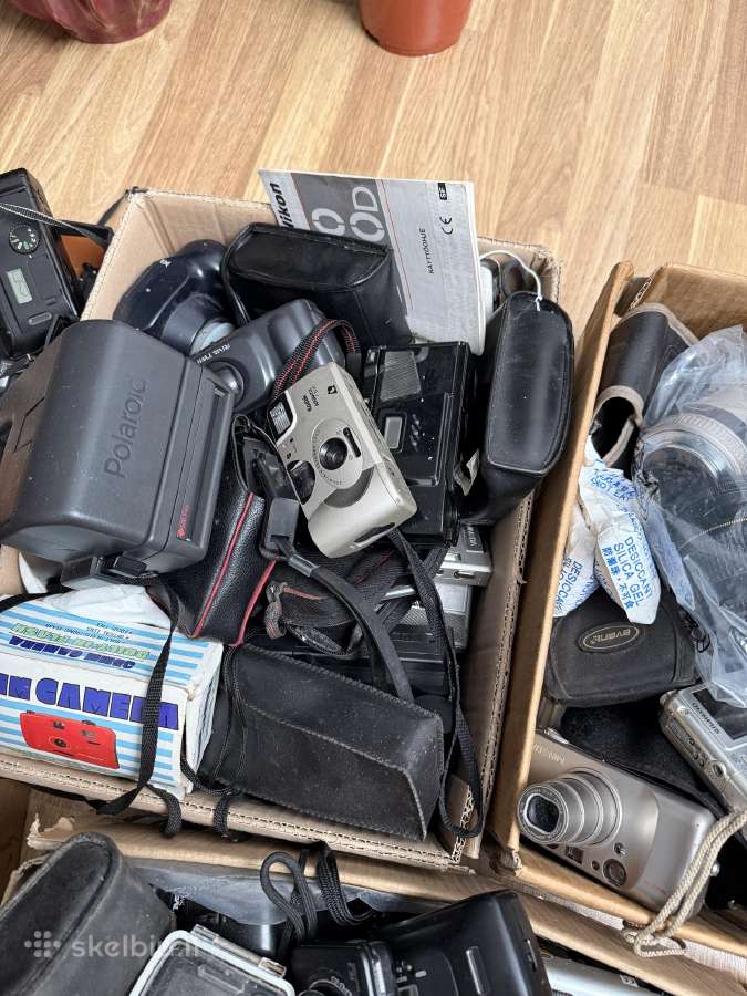 5 dėžės fototechnikos: fotoaparatai, dėklai - nuotraukos Nr. 5