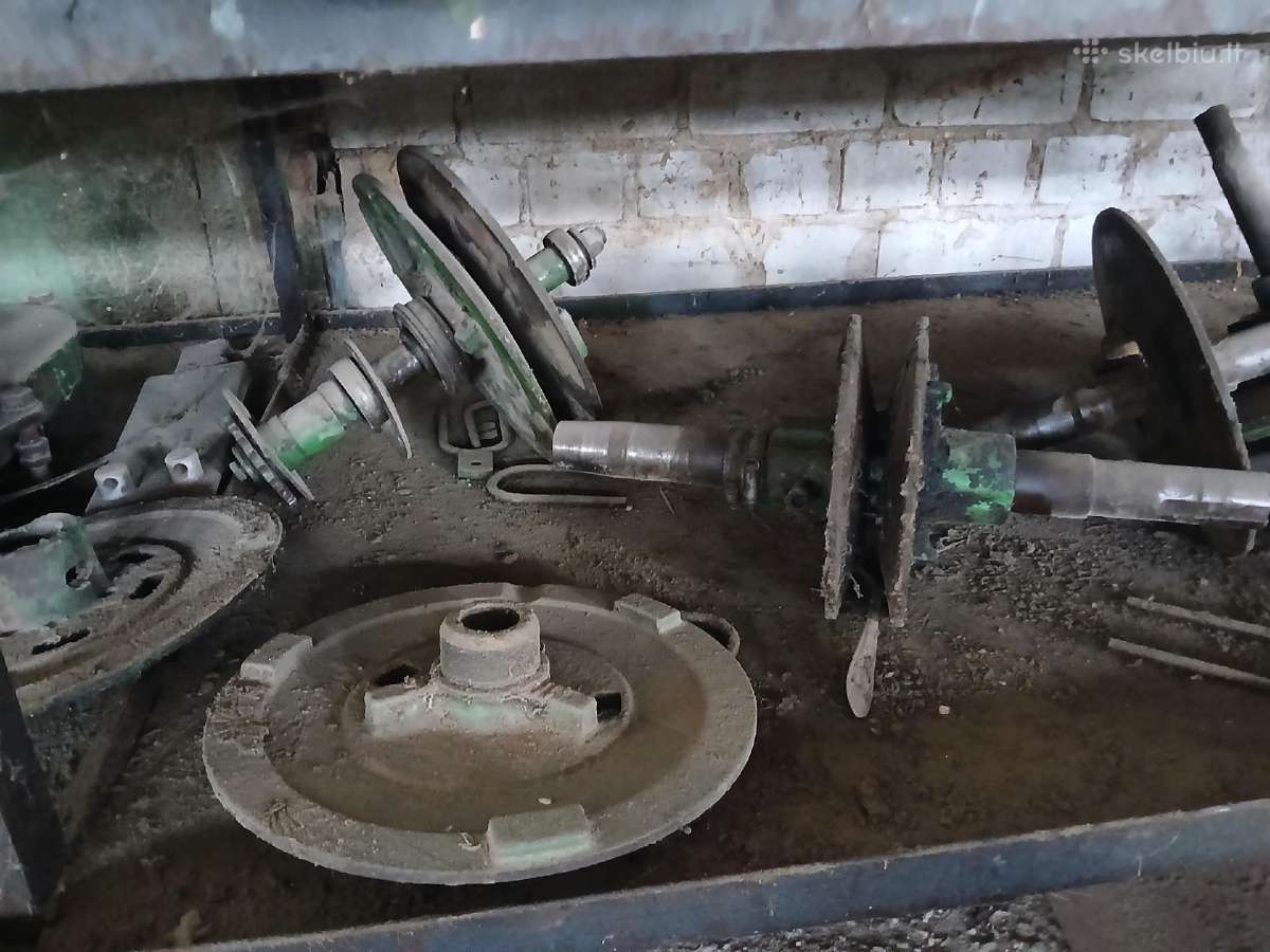 John Deere kombainų detalės - nuotraukos Nr. 11