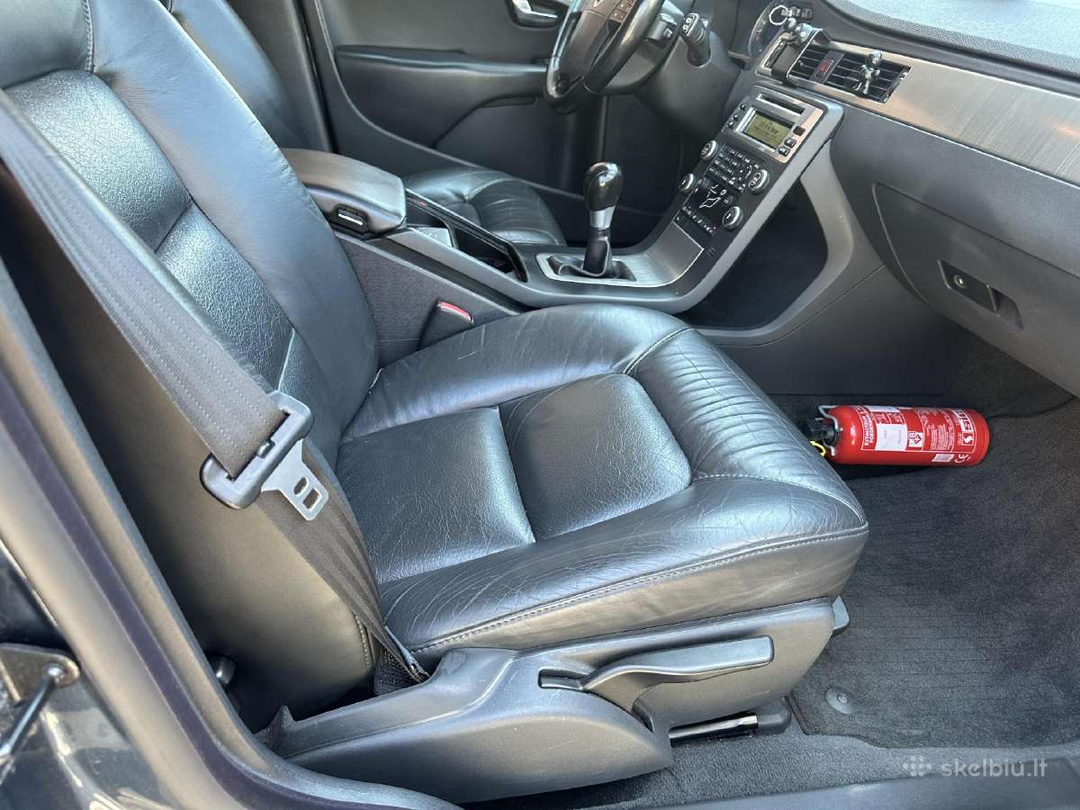 Vertas dėmesio Volvo V70 - nuotraukos Nr. 8