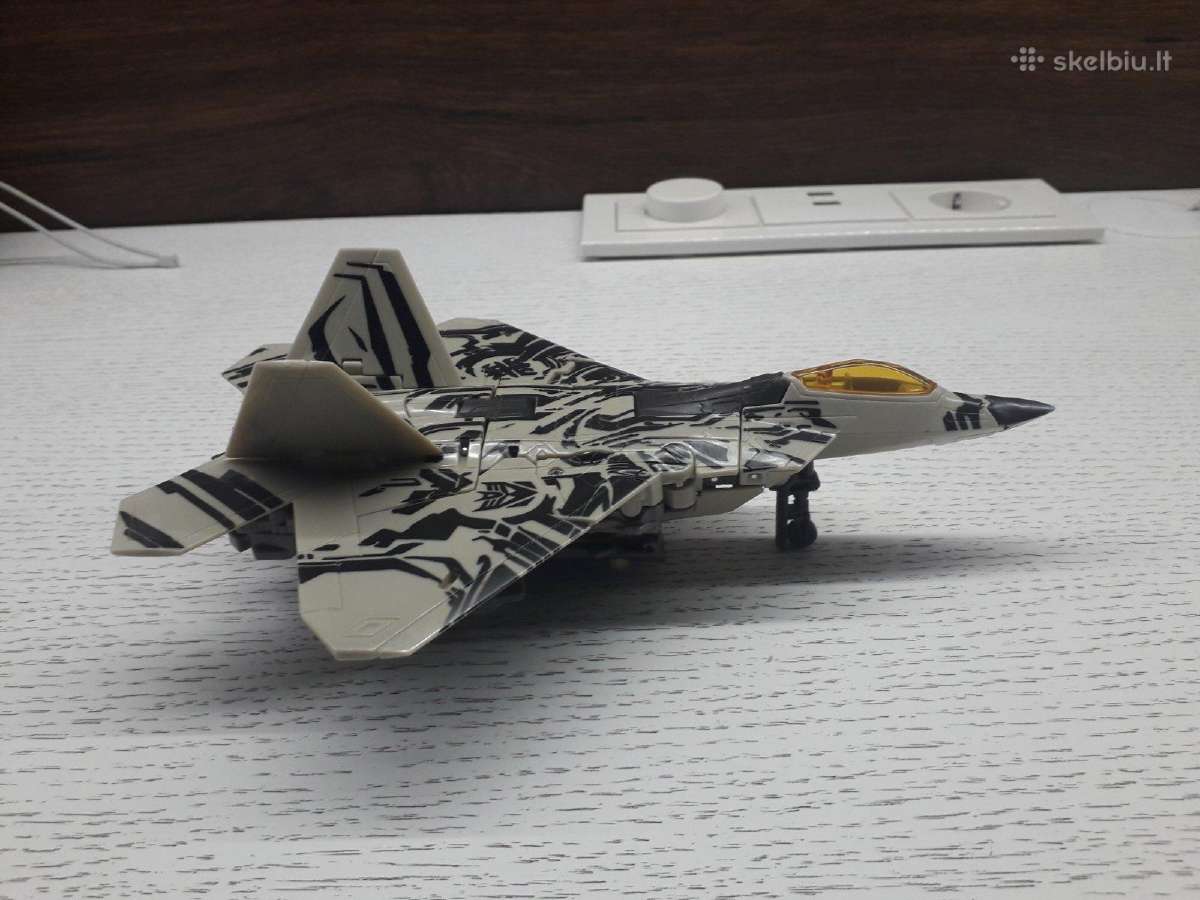 Transformers studio series 21: Rotf Starscream - nuotraukos Nr. 7