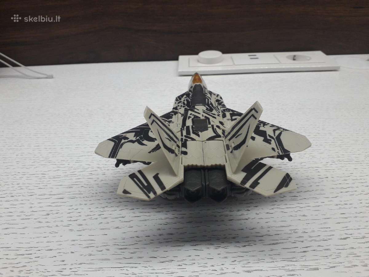 Transformers studio series 21: Rotf Starscream - nuotraukos Nr. 9