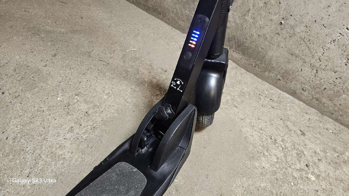 Elektrinis paspirtukas Razor Eprime Air - nuotraukos Nr. 5