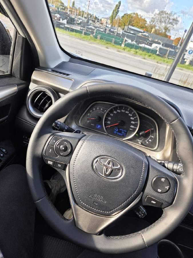 Toyota Rav4 - nuotraukos Nr. 8