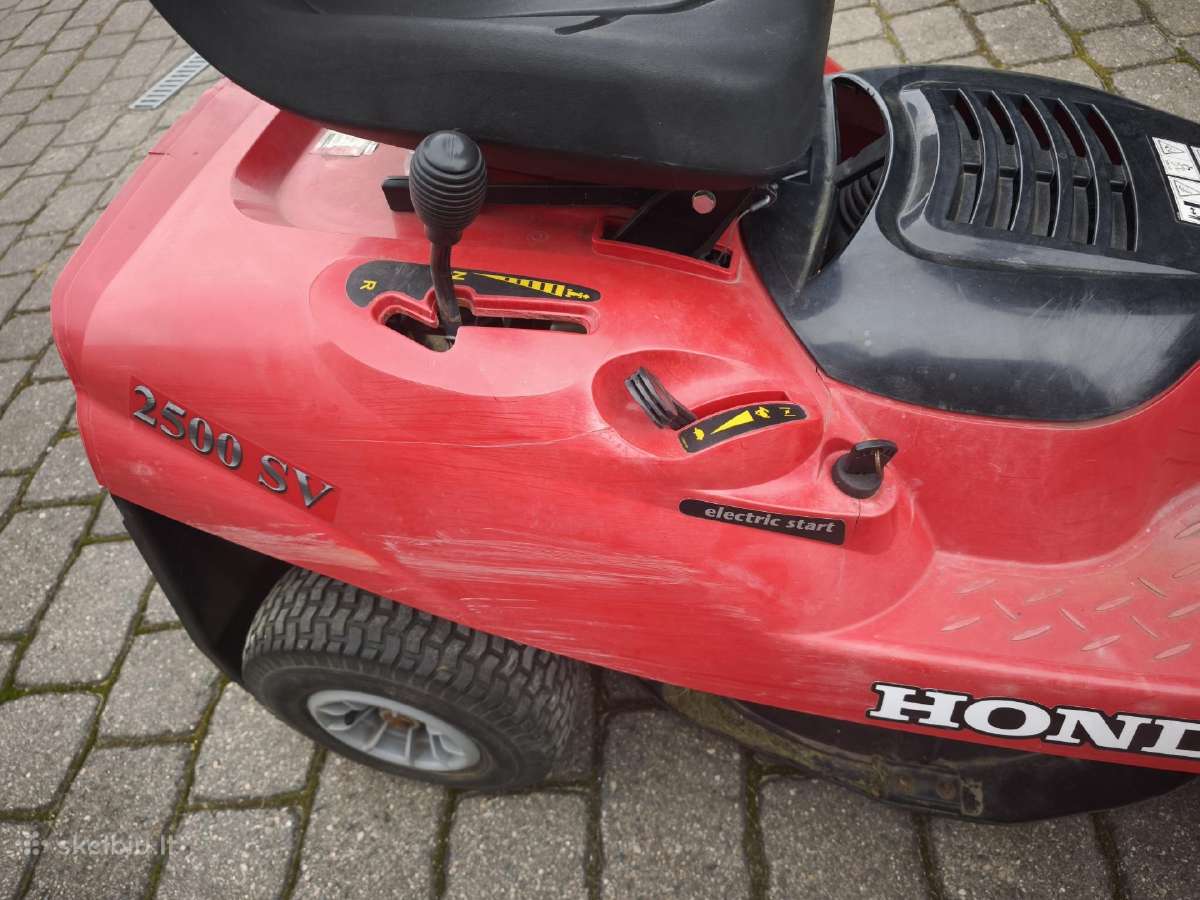 Honda 2500 Sv vejos traktoriukas (2012) - nuotraukos Nr. 6