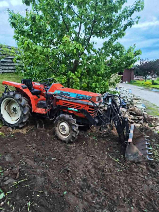 Kubota traktoriukas - nuotraukos Nr. 2