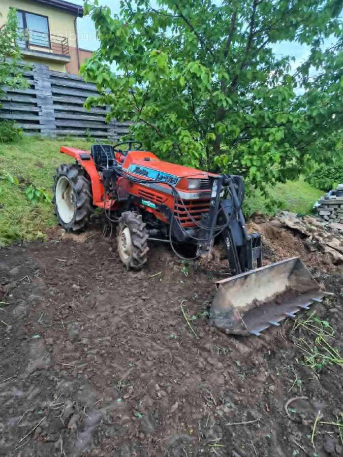 Kubota traktoriukas - nuotraukos Nr. 3
