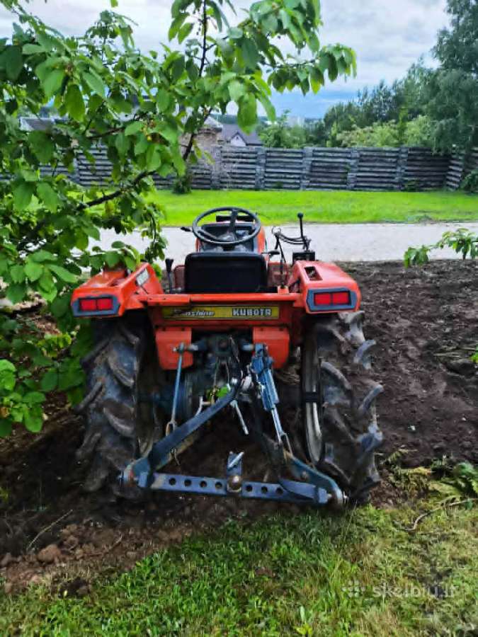 Kubota traktoriukas - nuotraukos Nr. 5