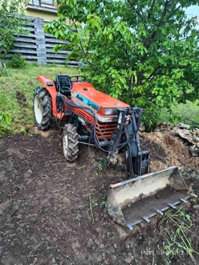 Kubota traktoriukas - nuotraukos Nr. 11