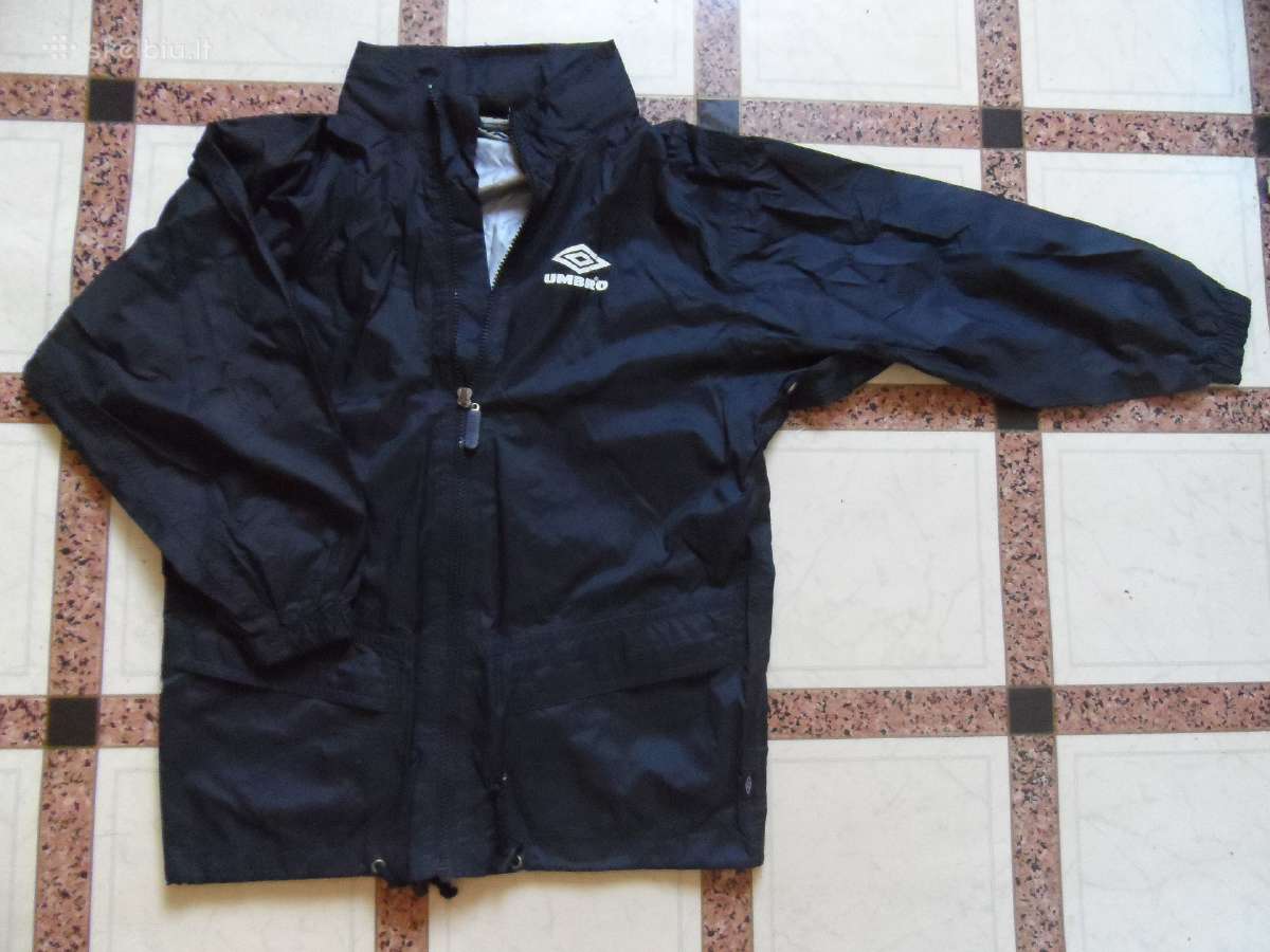Juoda be pamusalo striukyte 6 eur