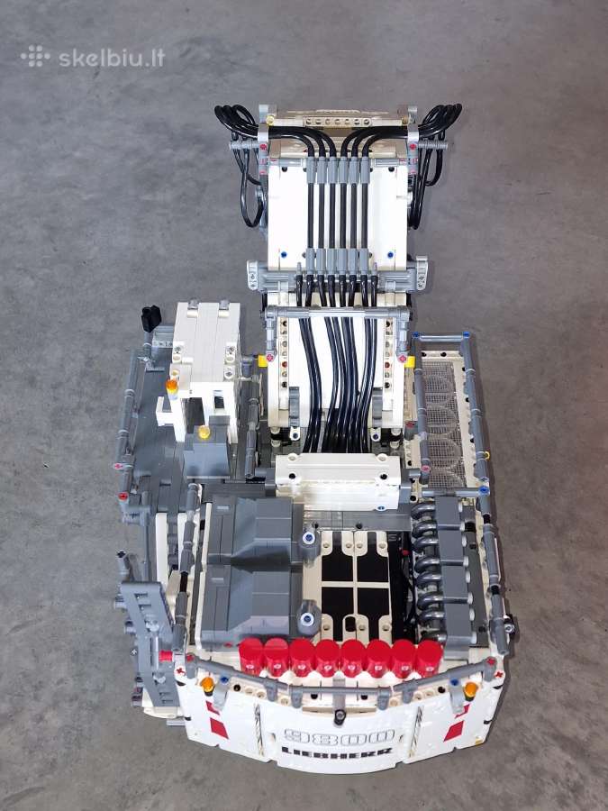 Lego Technic 42100 Liebherr R 9800 ekskavatorius - nuotraukos Nr. 12