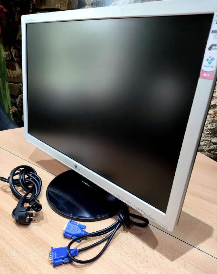 Keli nebrangūs 22"-23" colių monitoriai - nuotraukos Nr. 6
