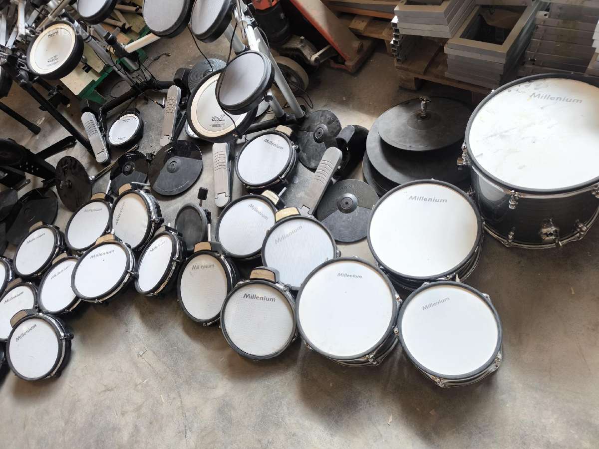 Ivairus bugnai roland yamaha ir TT ir ju priedai - nuotraukos Nr. 2